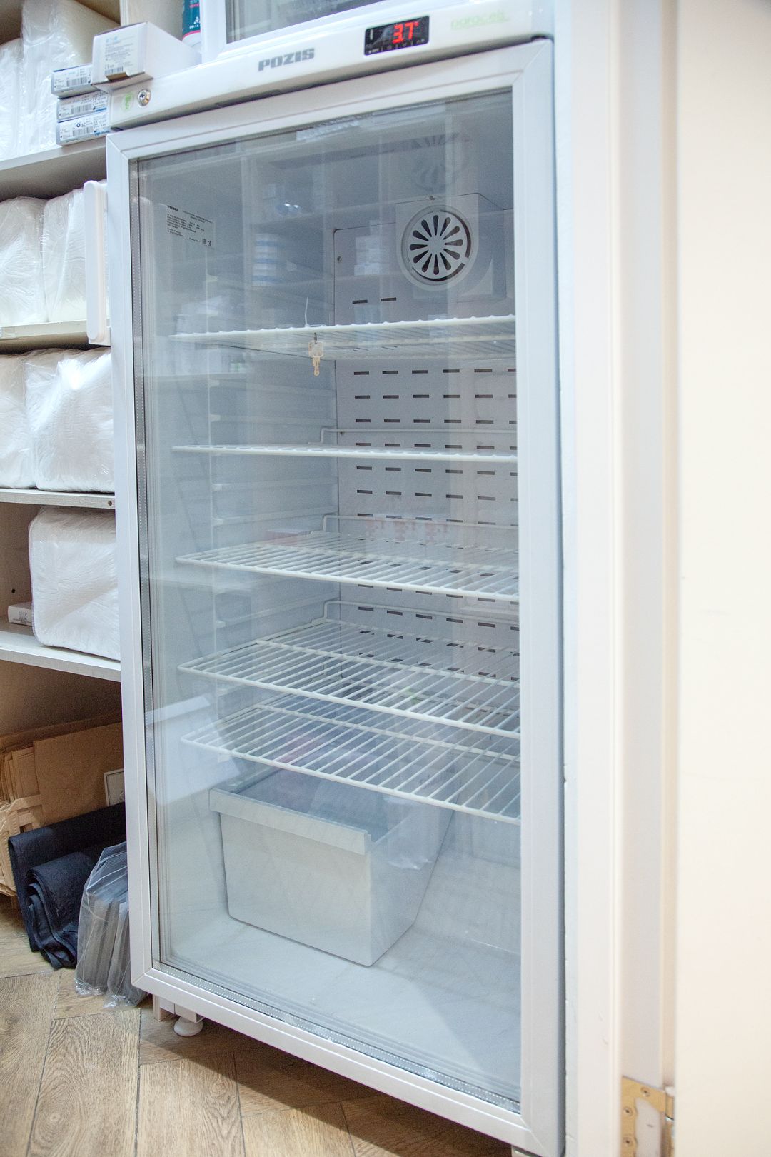 Холодильник фармацевтический